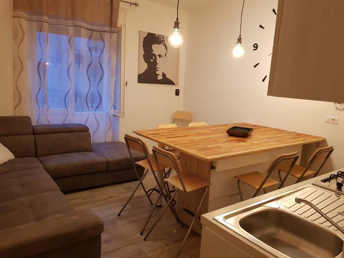 Others 5, Graceful apartment, Sassari
