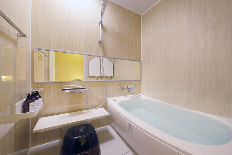 Bathroom 13