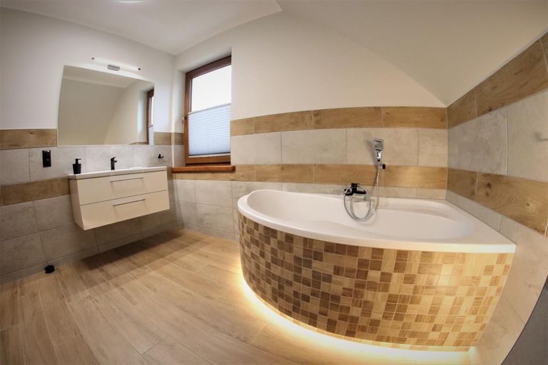 Bathroom 5, Gorska Enklawa Stara Morawa, Kłodzko