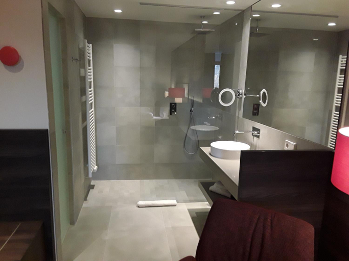 Bathroom 4, Hostellerie Stafelter, Luxembourg