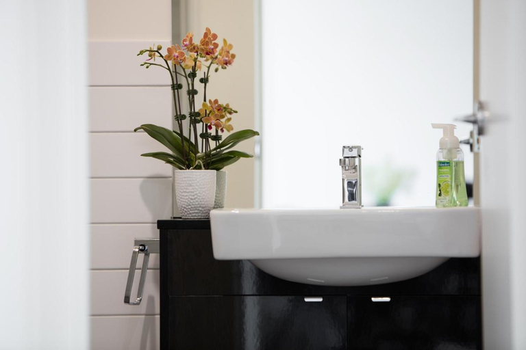 Bathroom 10