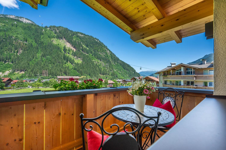 Others 4, Apart Dengg, Schwaz