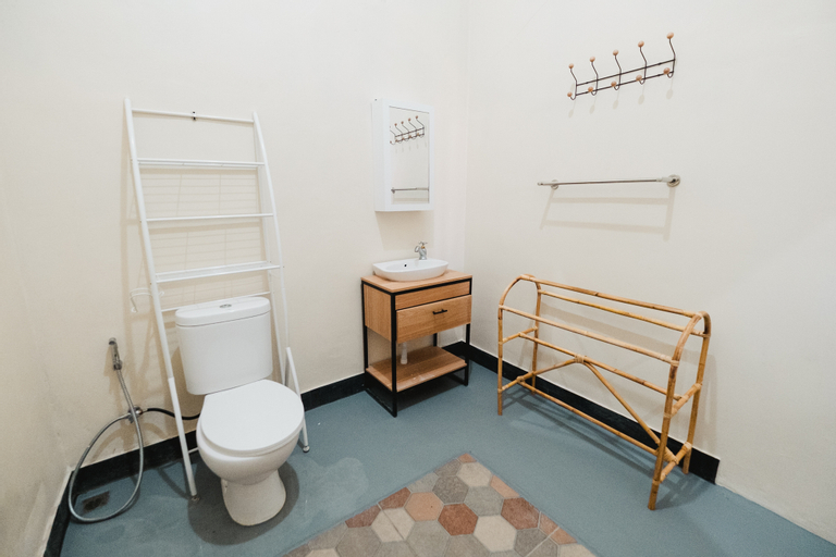 Bathroom 8