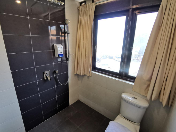Bathroom 4, 8 Boutique By The Sea Hotel, Pulau Penang