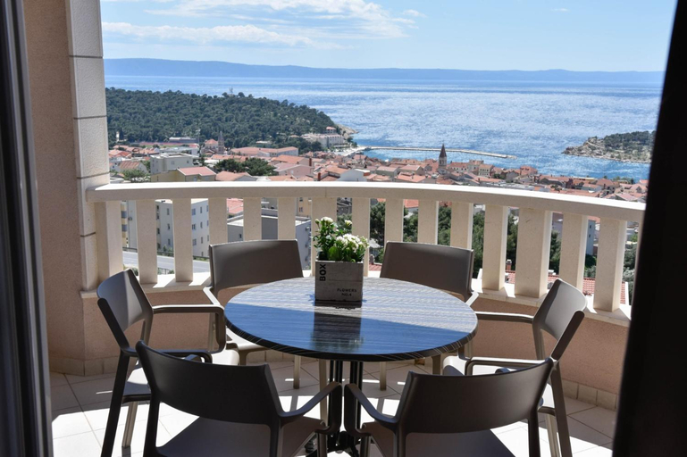 Others 4, Luxury villa with heated pool, jacuzzi and sauna, Makarska