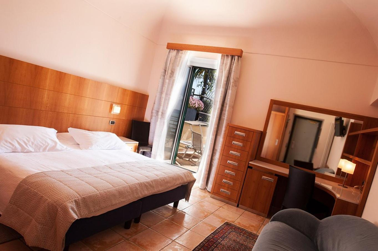 Bedroom 18