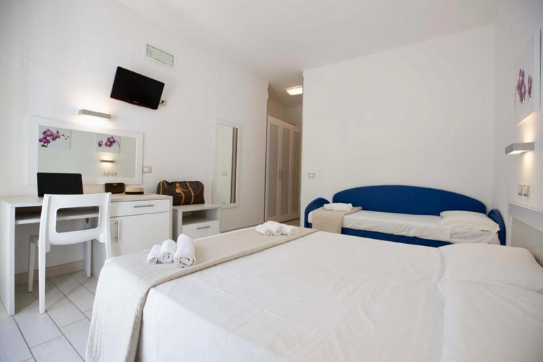 Bedroom 12