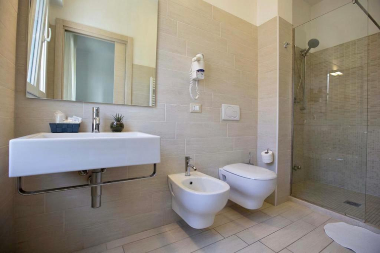 Bathroom 7
