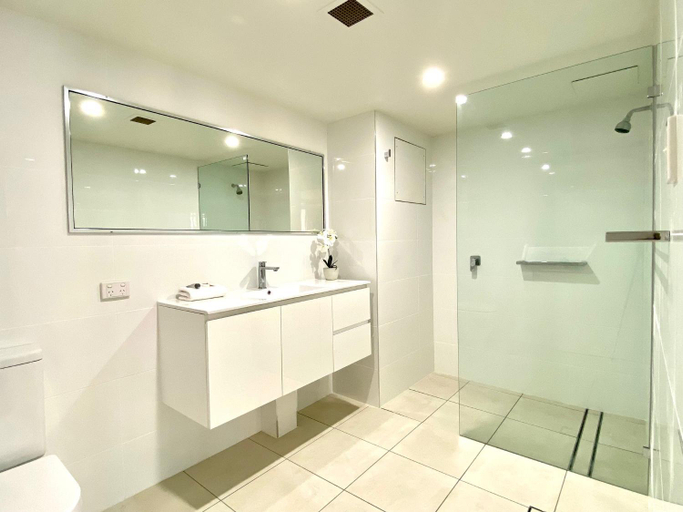 Bathroom 3, Astor Serviced Apartments Brisbane, Spring Hill