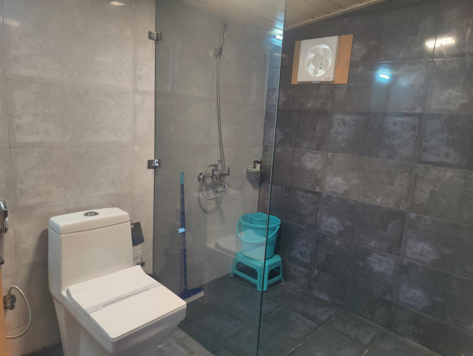 Bathroom 3, LaSerene The Cottage, Nainital
