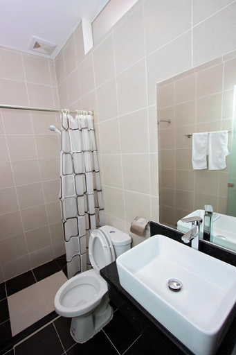 Bathroom 5, Good Times Resort, Sihanoukville