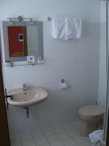 Bedroom 3, Zum Lowen, Hochtaunuskreis