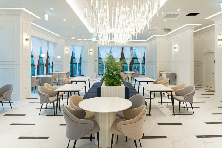 Food & Drinks 4, The Gleam Hotel, Namdong