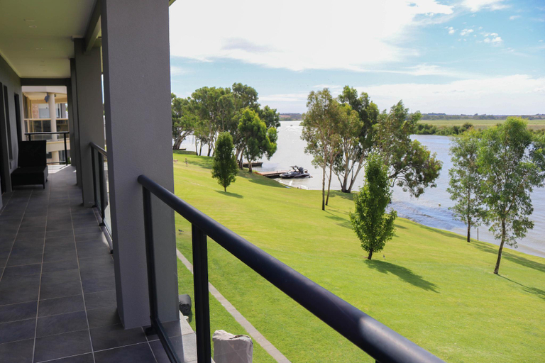 Others 4, River Devine Murray Bridge Entire Home., Murray Bridge