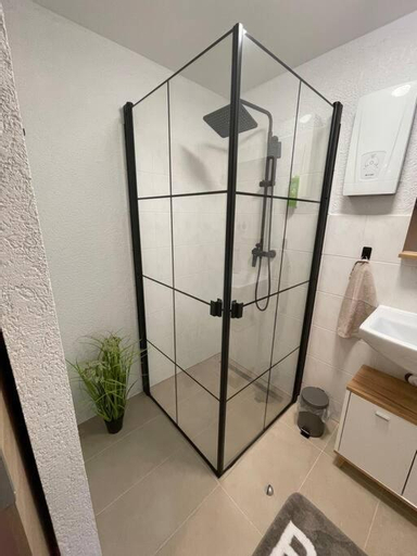 Bathroom 13