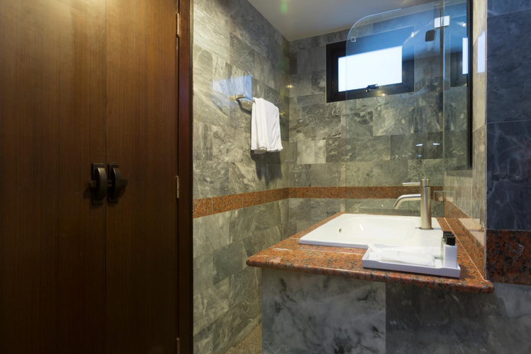 Bathroom 5, Initial Hua Hin, Hua Hin