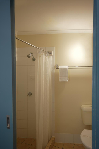 Bathroom 3, Coolum Budget Accommodation, Maroochy - Coastal North