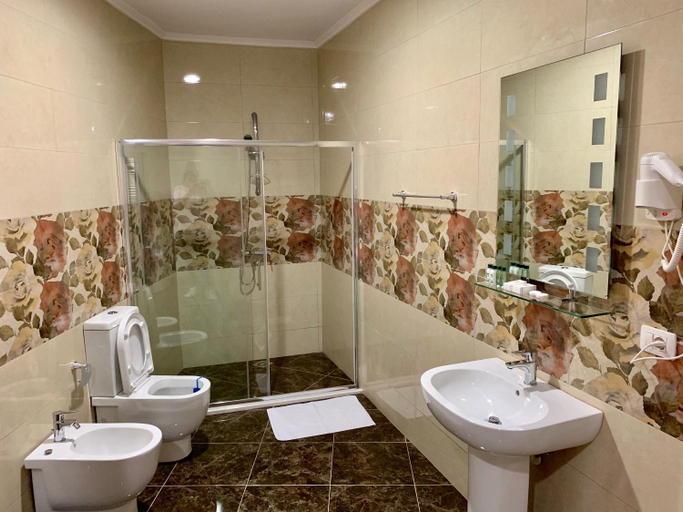 Bathroom 7