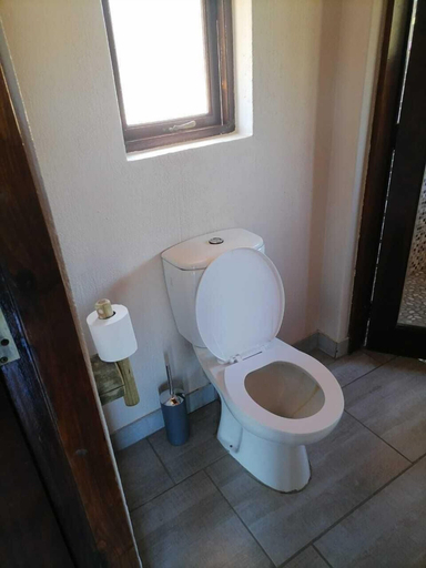 Bathroom 4, Goo Moremi Gorge, Palapye