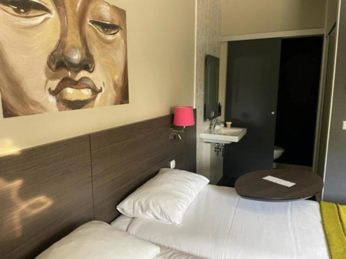 Bedroom 3, ibis Styles Compiegne, Oise