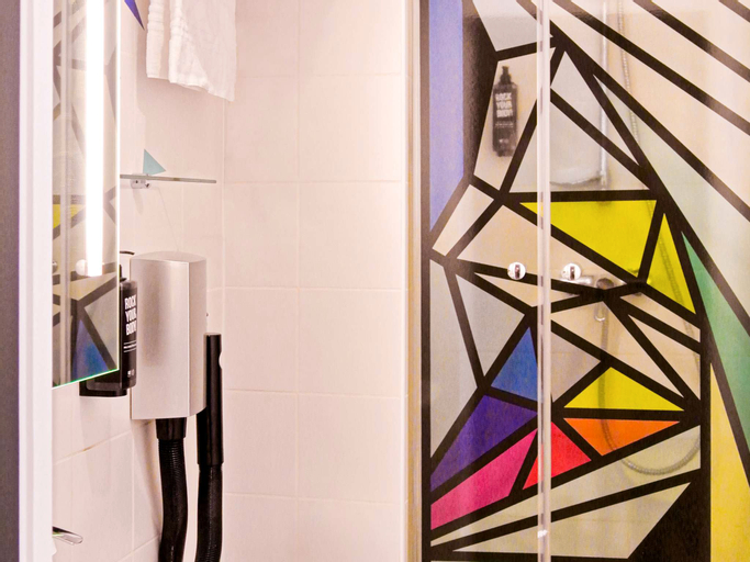 ibis Styles Paris Maine Montparnasse - Tap to explore photos