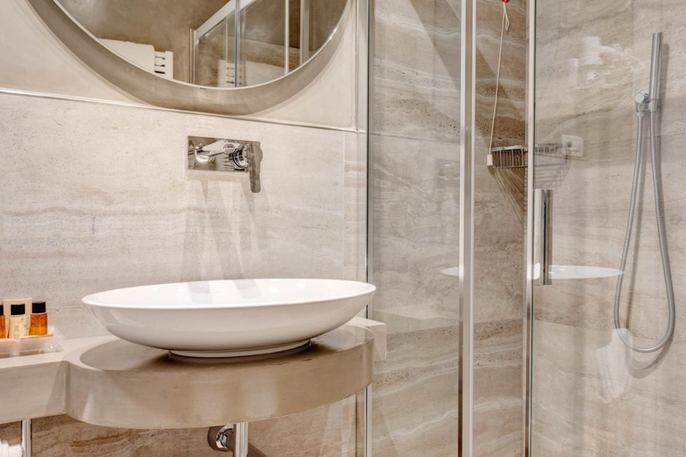 Bathroom 14