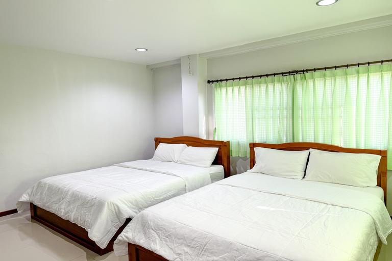 Bedroom 3, Jitrawadee Hotel, Muang Lampang