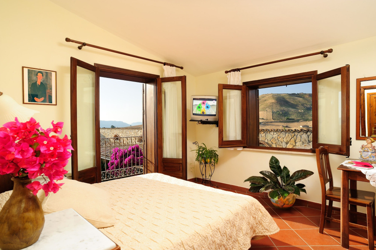 Bedroom 3, Villa Dafne, Palermo