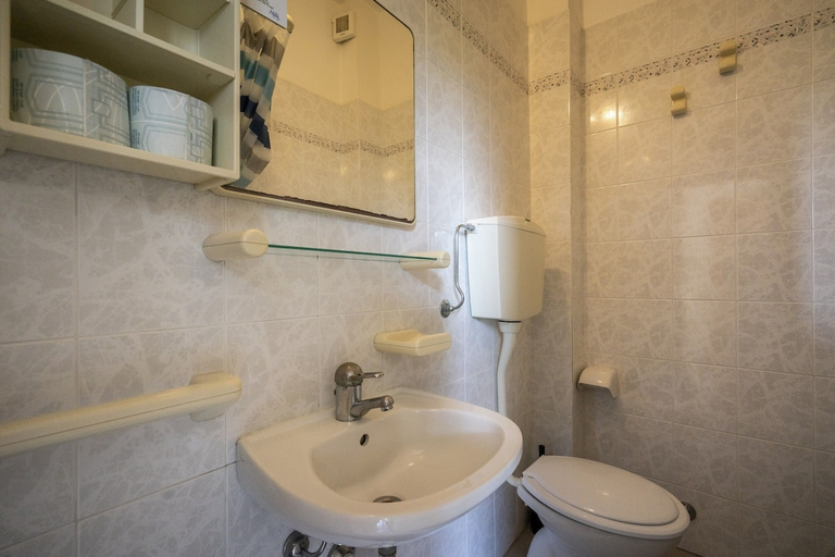 Bathroom 3, Hotel Mamy, Rimini