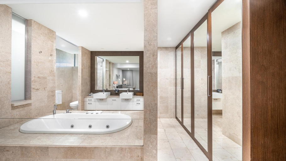 Bathroom 12