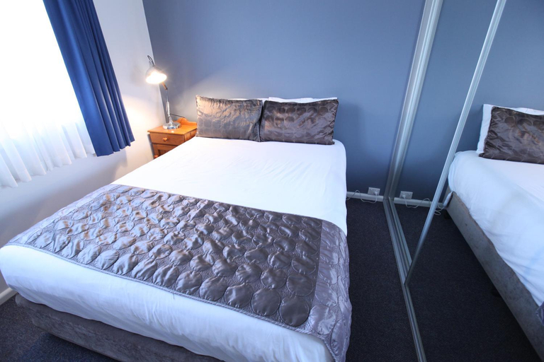 Bedroom 3, Mornington Motel, Melbourne