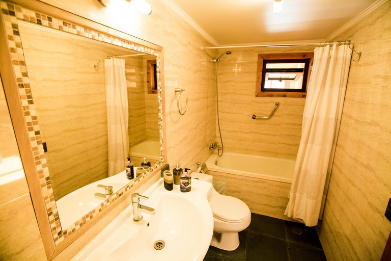 Bathroom 5, Kalfu Patagonia, Capitán Prat