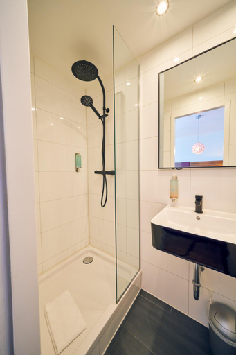 Bathroom 8