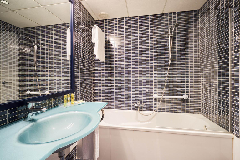 Bathroom 4, Eurostars Malaga, Málaga