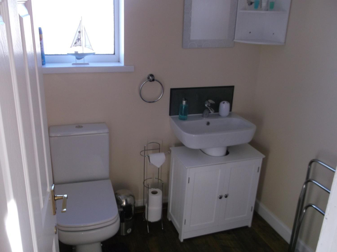 Bathroom 3, OYO Twins Palms Guest House, Norfolk