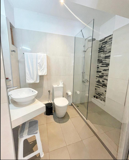 Bathroom 4, Pal Beach, Crete