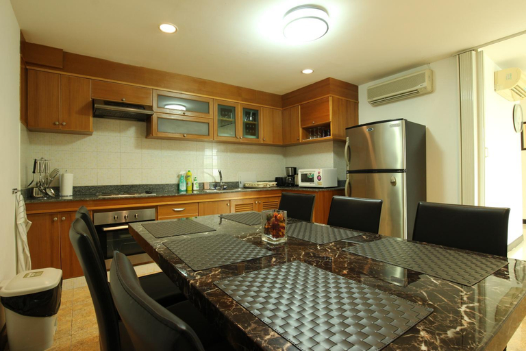 Dining Room 9