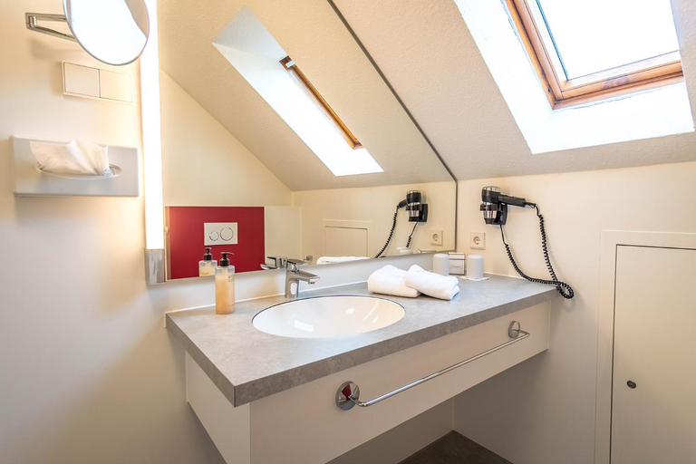 Bathroom 4, Hotel Restaurant Lamm Hebsack, Rems-Murr-Kreis