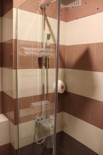 Bathroom 8