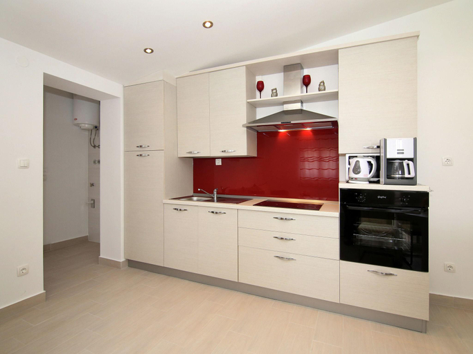 Others 5, Apartment in Kastel Stari near Beach, Kaštela