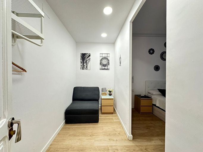 Others 3, Rooms Flor, Barcelona