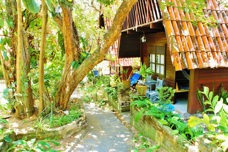 Exterior 8