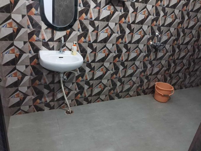 Bathroom 5, Hotel Atharv By GRB, Varanasi