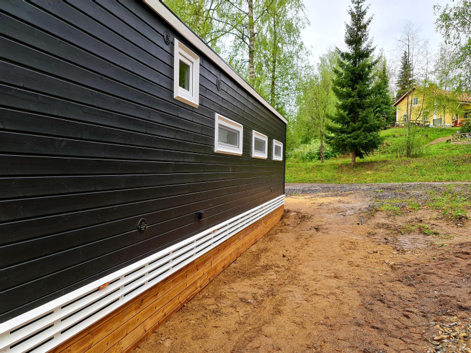 Exterior 8