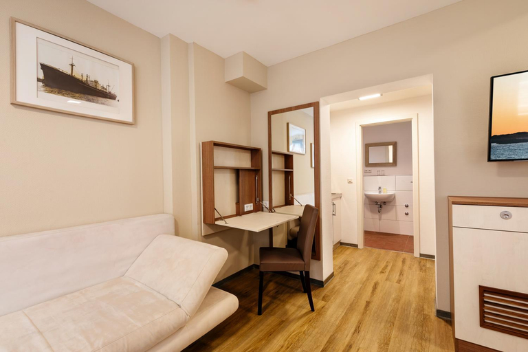 Bedroom 2, Helgolandia Apartments, Pinneberg