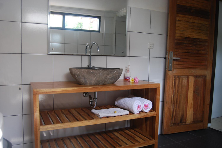 Bathroom 5, Pondok Anggrek Putih Homestay, Lombok