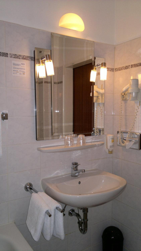 Bathroom 3, Hotel Restaurant Seegarten Quickborn, Pinneberg