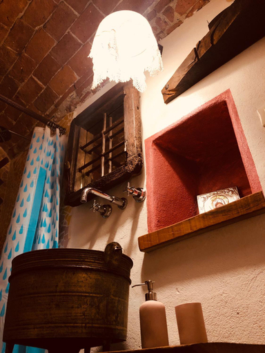 Others 2, Bed and breakfast Ca du 5, Savona