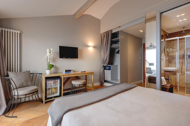 Bedroom 12