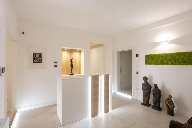 Others 4, Lo Studio di viale Lo Re camere & caffe’, Lecce